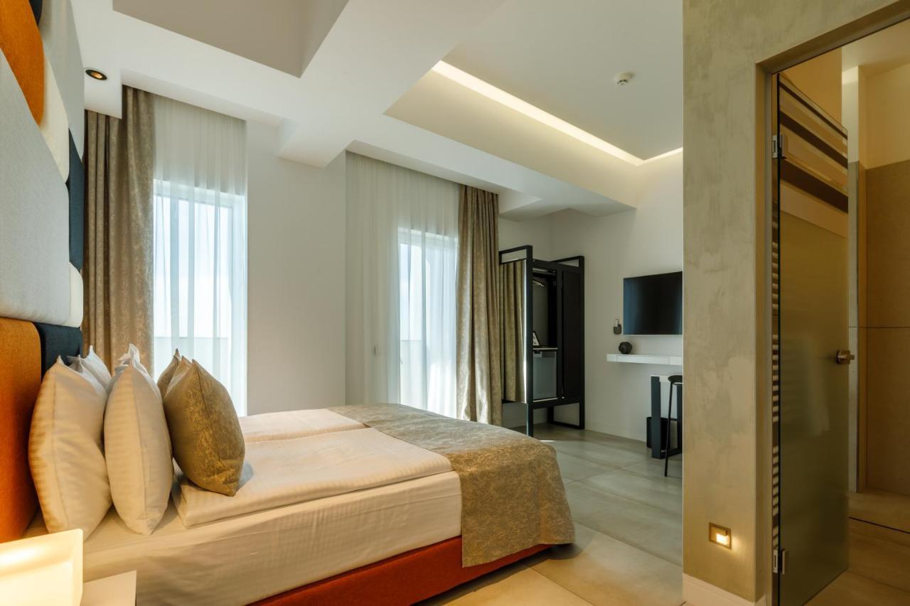 Aparthotel Mava 3*